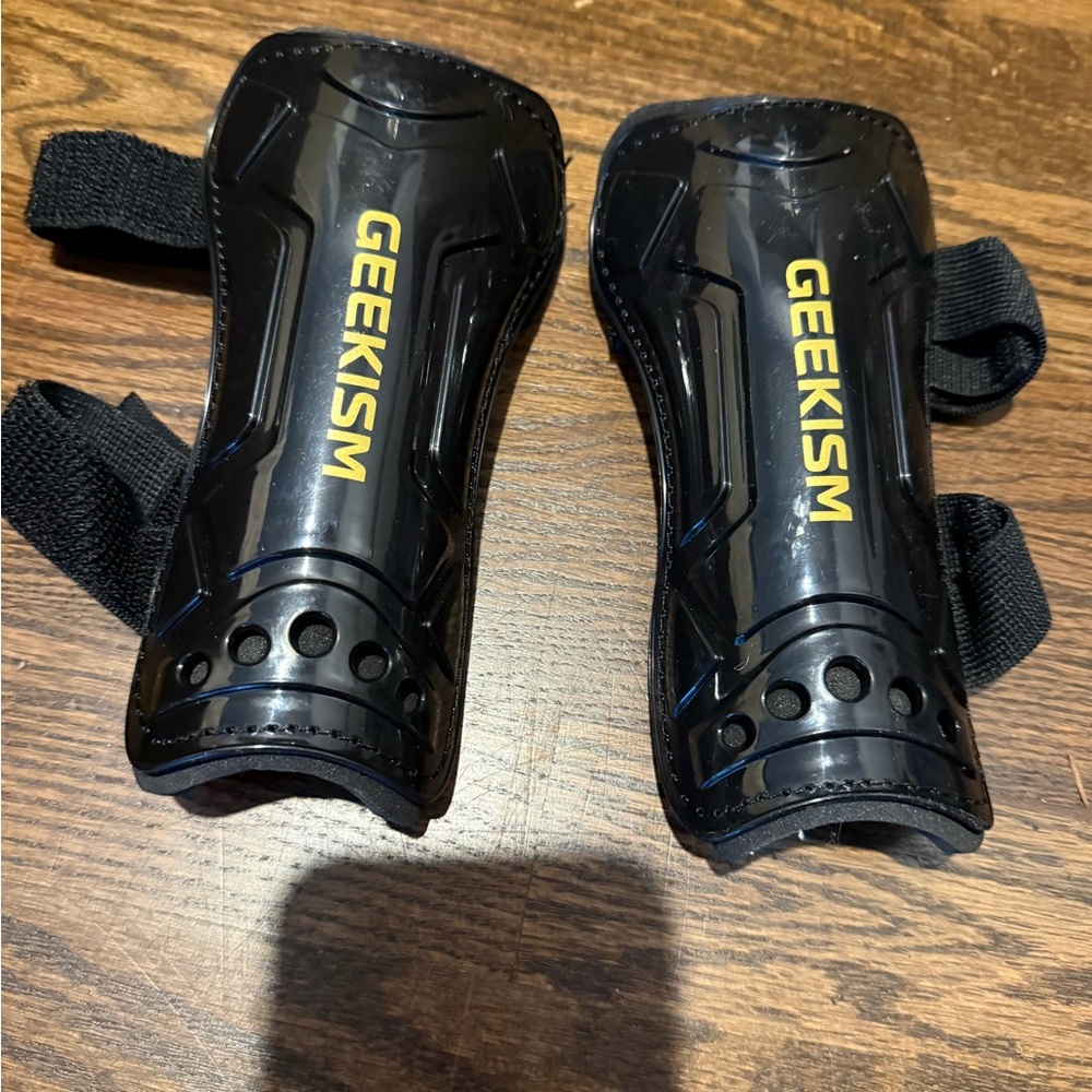 Geekism Black Wrist Guards